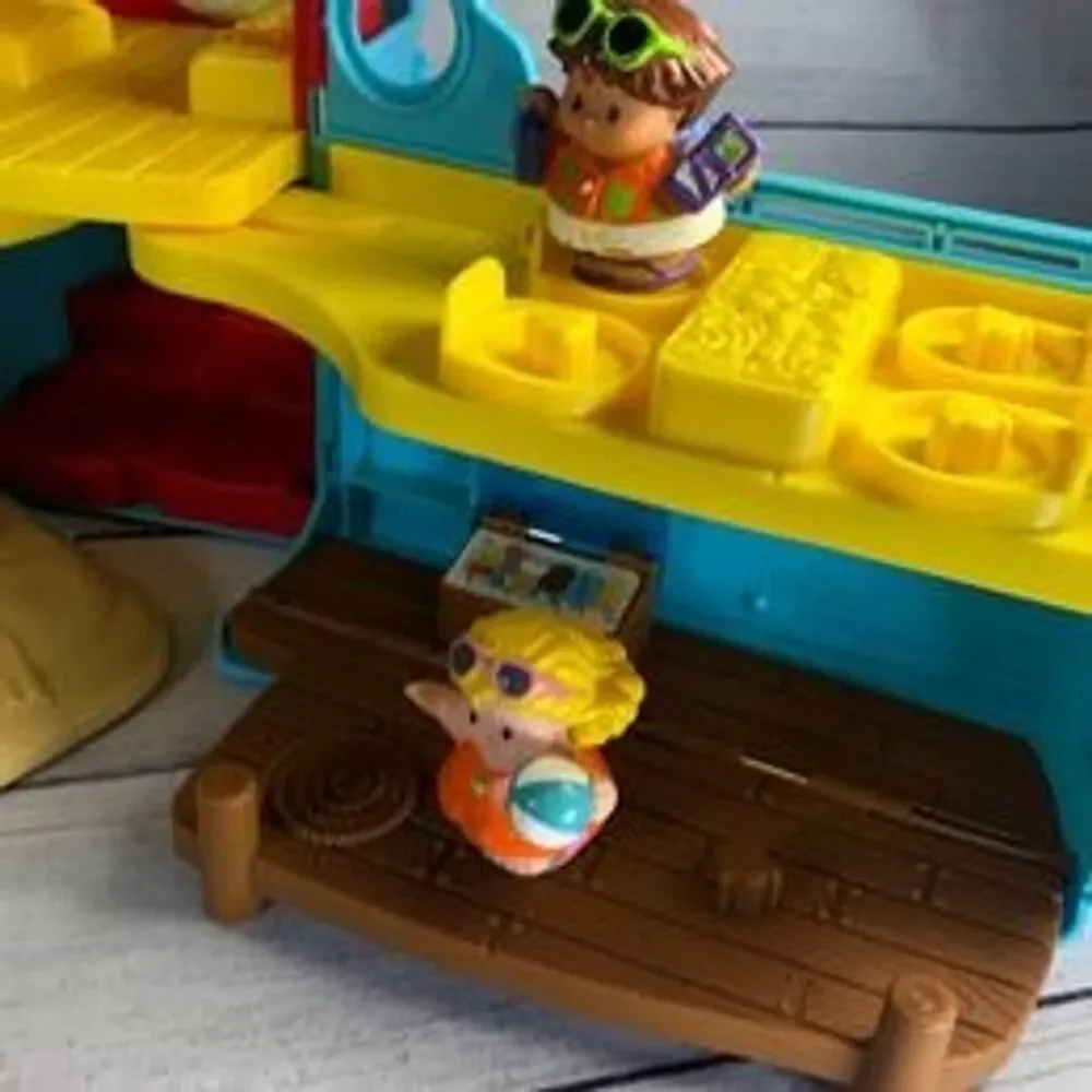 Little people cruise ship and plane